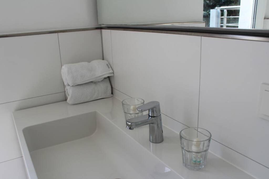 Apartment London . Chillinghouse # 9, 3 Min. Vom Ice, Netflix, Garten *