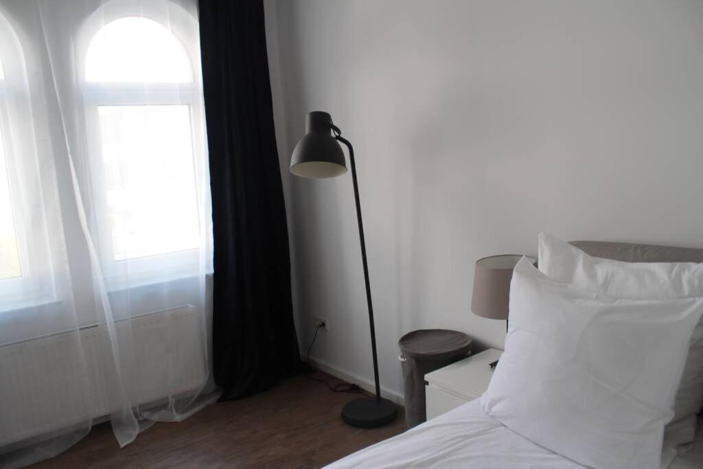 Apartment London . Chillinghouse # 9, 3 Min. Vom Ice, Netflix, Garten Siegburg