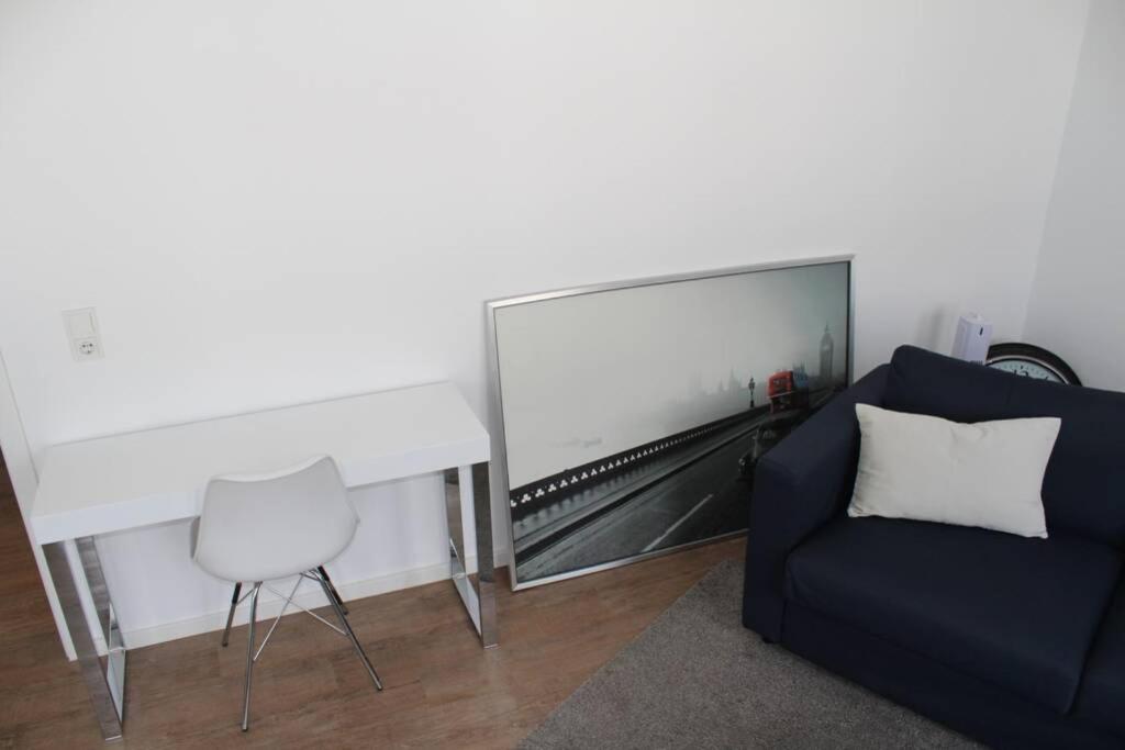 Apartment London . Chillinghouse # 9, 3 Min. Vom Ice, Netflix, Garten Siegburg